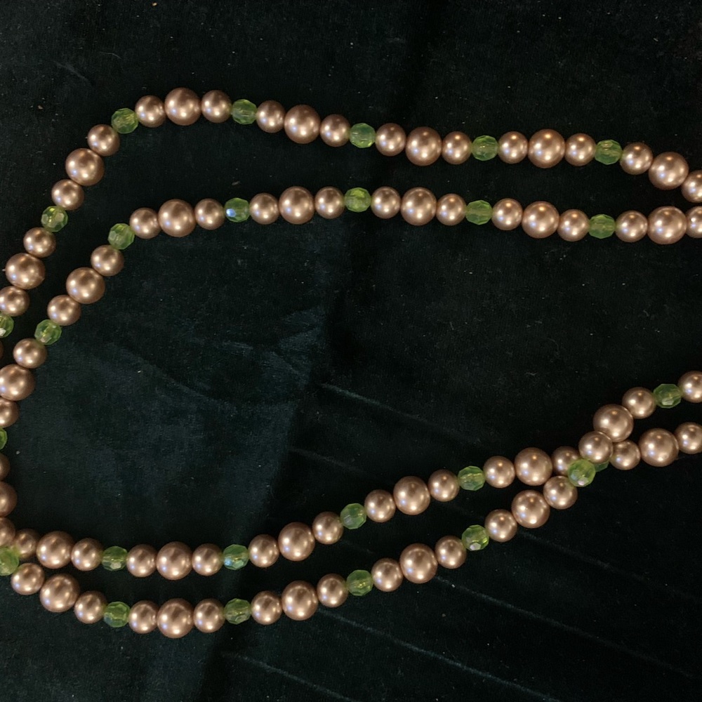 Pearl & Glass Bead Necklace : Canadian designed